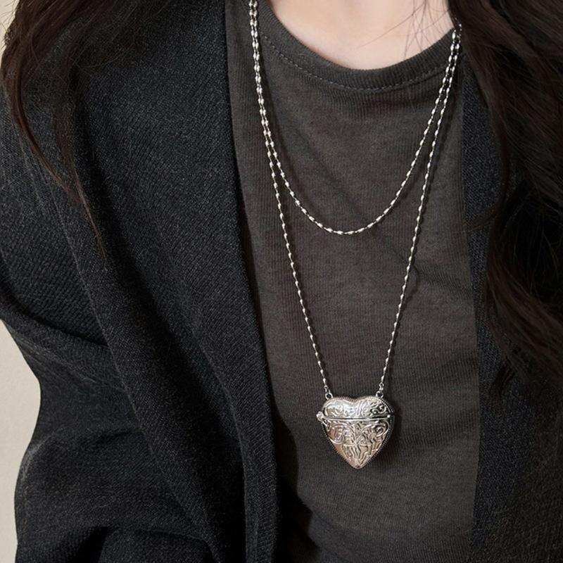 Elegant Heart Shaped Photo Locket with Chain Multifuntional Metal Crossbody Accessory Suitable for Decorating Outfits