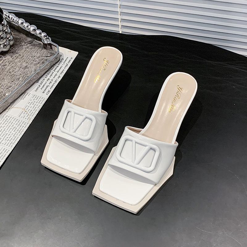 2025 summer new square head high-heeled slippers thin-heeled patent leather one-word slippers daily commuter high-heeled slippers
