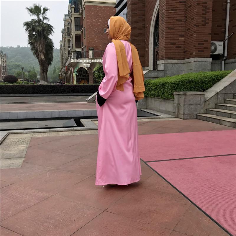 LR129 Middle East Color Block Robe – Elegant, Loose-Fitting Design