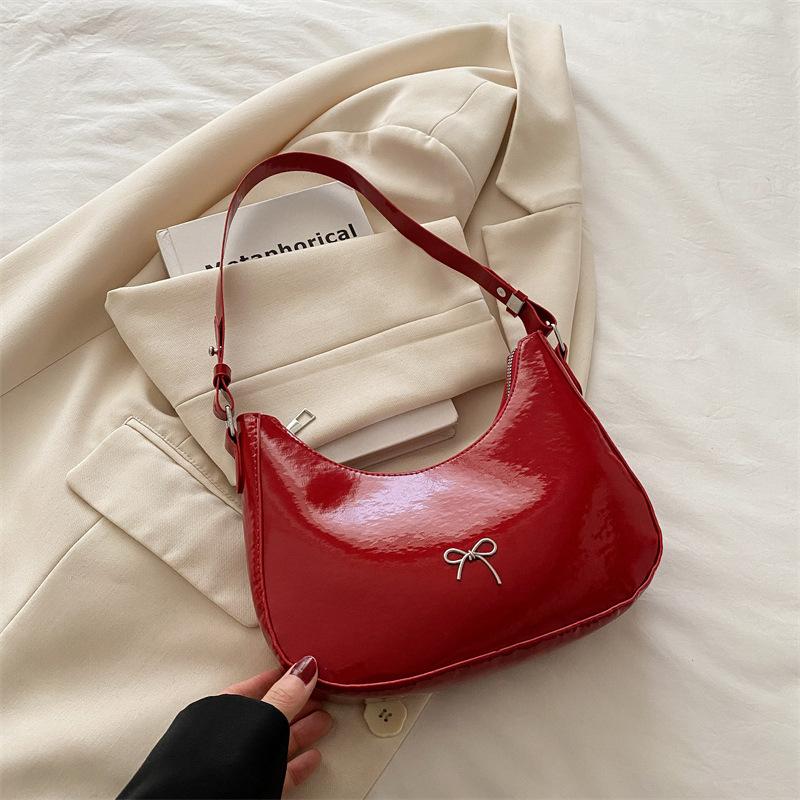 Feel underarm small bag women's summer new fashion versatile shoulder bag niche design baguette handbag