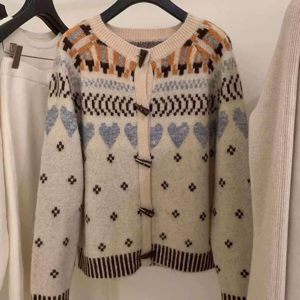 Women's Autumn/Winter Sweater: Heart Floral Print, Horn Buttons, Loose Fit, Slimming, Versatile Outerwear