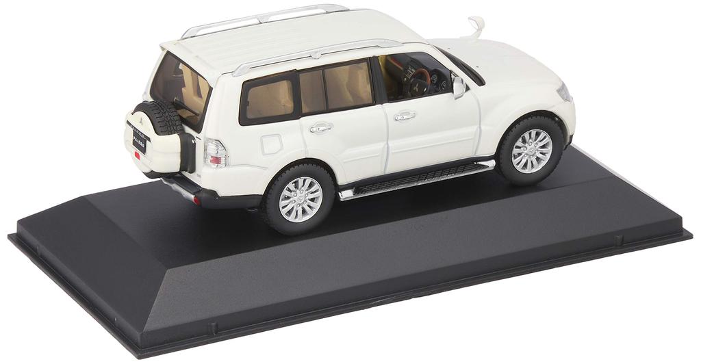 First43 Mitsubishi Pajero 4WD 2010 Branco Pérola Modelo em Escala F43075 1/43