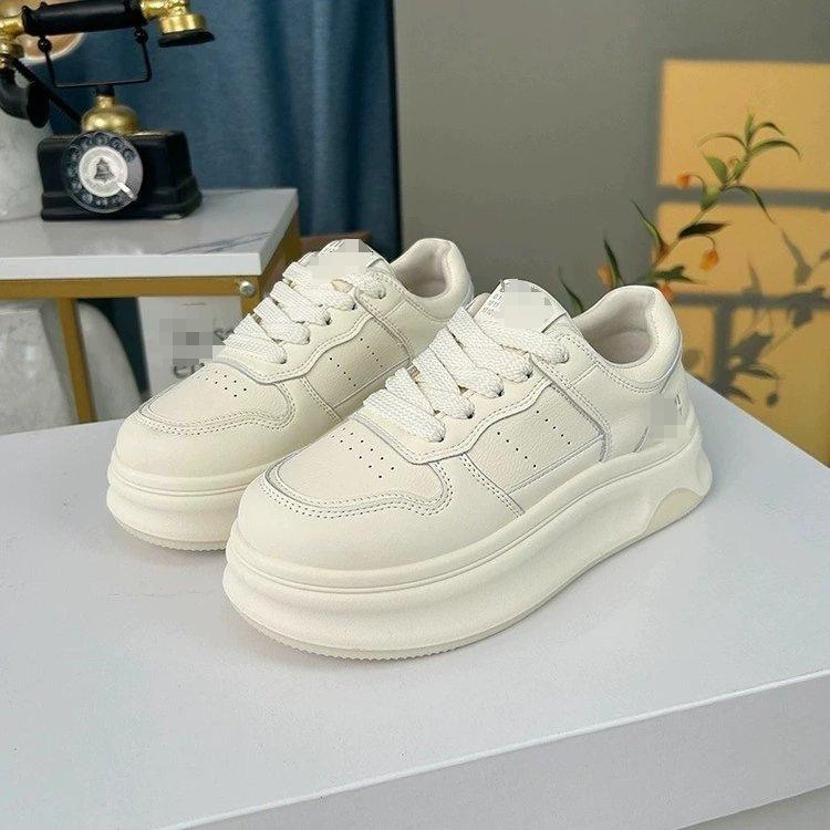 Vielseitige Samt-Plateau-Schuhe in Weiß für Damen Herbst und Winter 2025 neue Mode erhöhend lässig Ins Tide Sports-Board-Schuhe