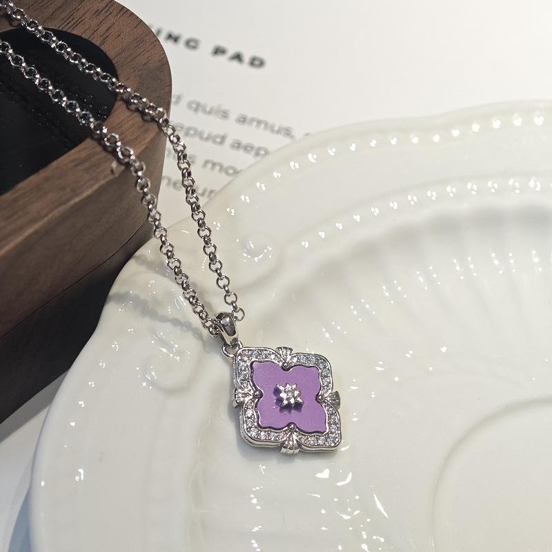 Итальянская ткань Qi Latti Матовая Работа Алмазная инкрустация Четырехлистник Ожерелье Женственность Натуральный Белый Рябчик Цепочка на ключицу