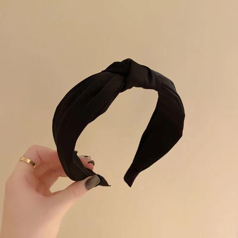 Luxury Autumn/Winter Hairband for Women - Elegant Wide-Brimmed Skull Top Clip for Hair & Face Wash.