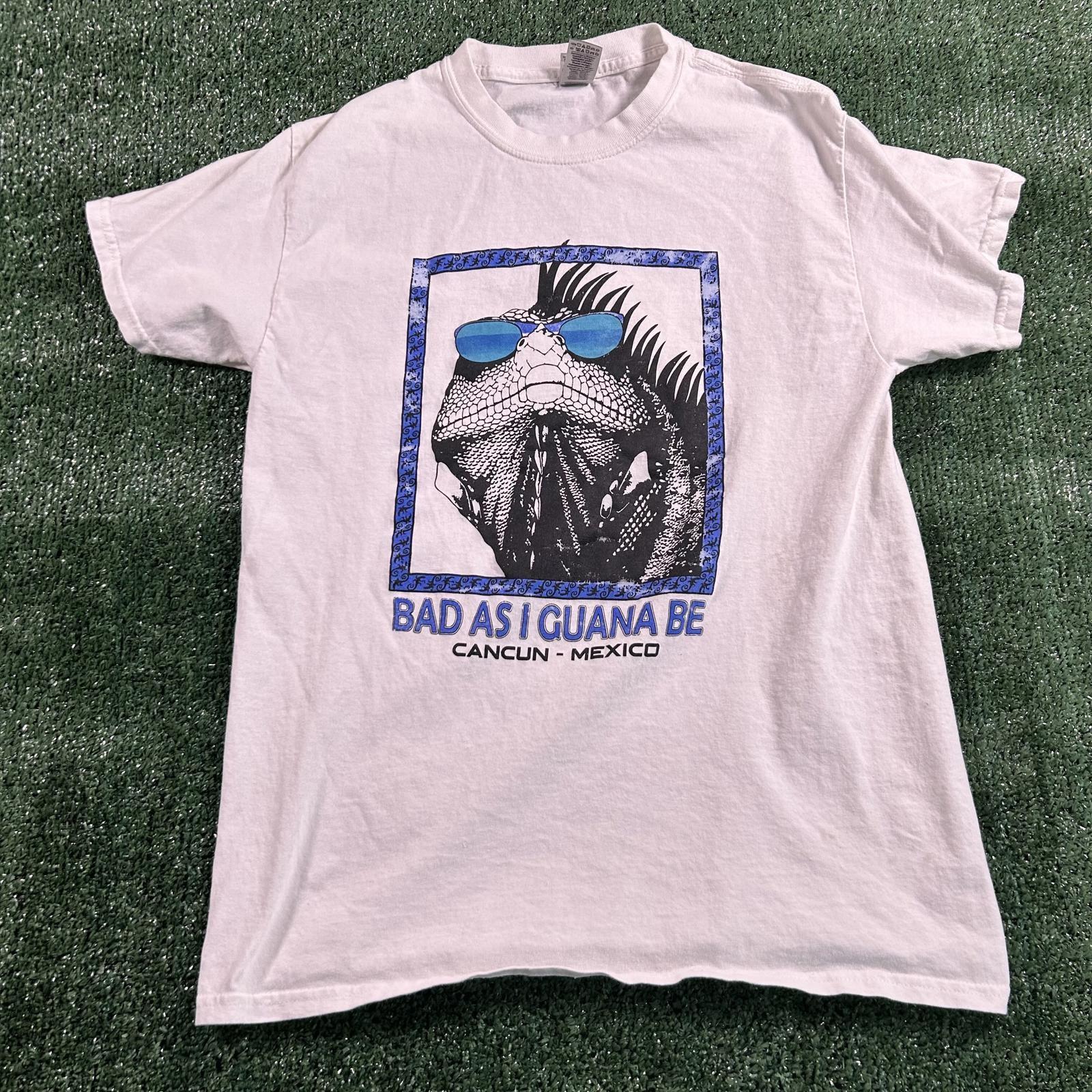 Men s White Graphic T-Shirt with Iguana Print. Medium XL