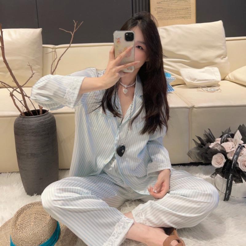 Pijamas de Seda Listrados Femininos - Inspirados no Estilo Francês, de Alta Qualidade, Estilo Puro Desejo para Primavera e Outono.