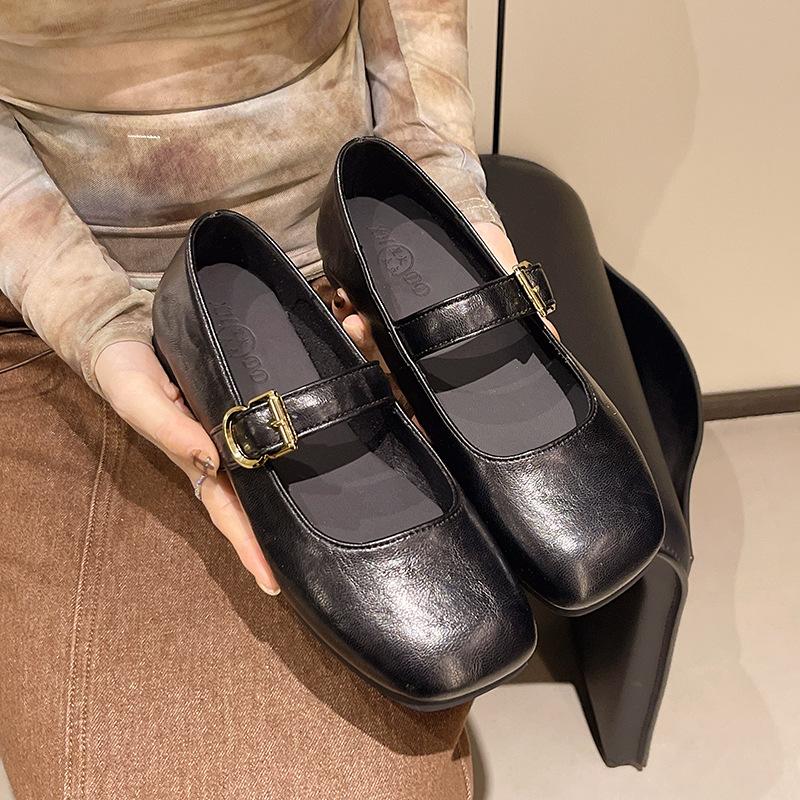 Retro Soft Leather Mary Jane Shoes for Women's 2025 Spring New Shallow Mouth One-word Strap Flat-soled Single Shoes with Skirts and Leather Shoes