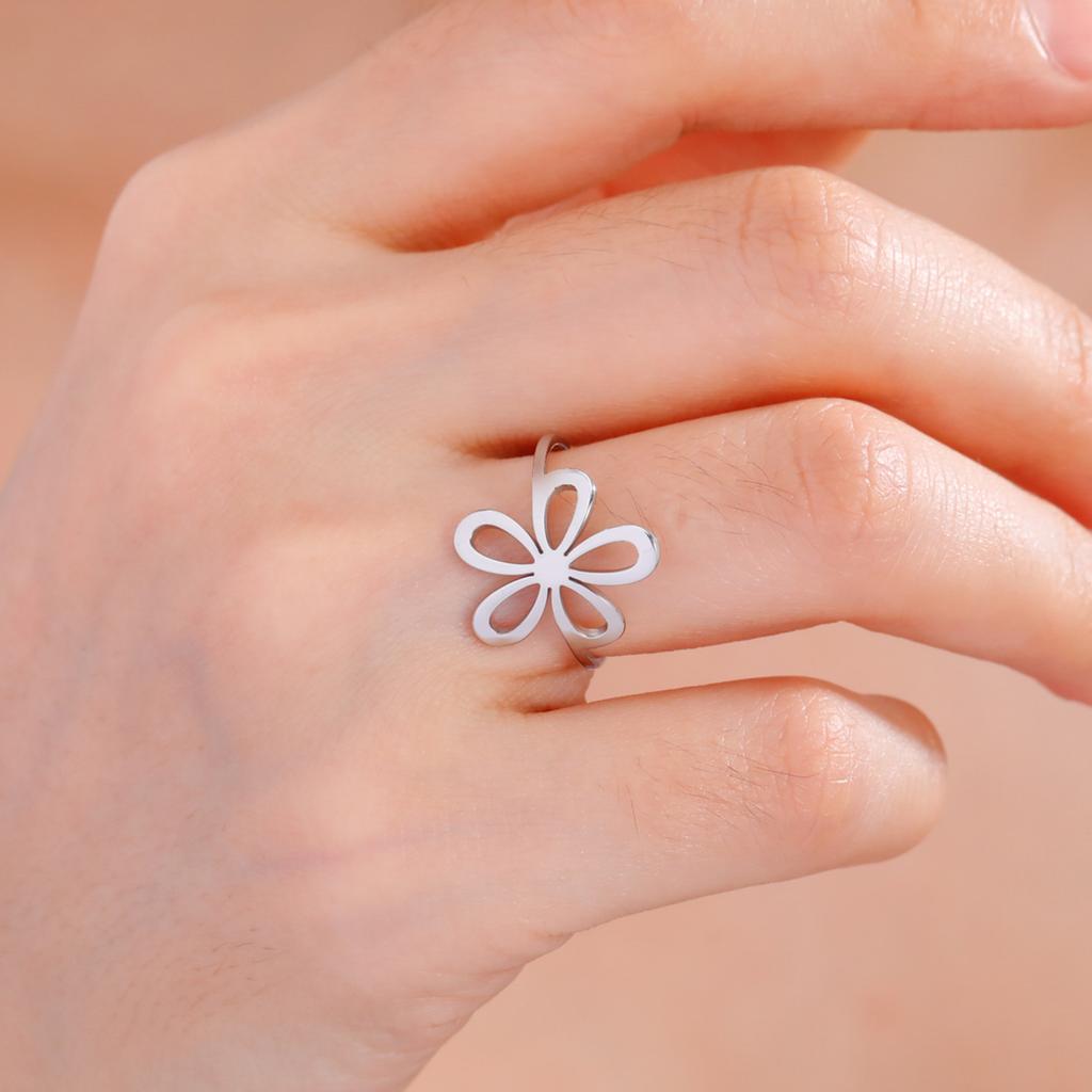 LIKGREAT Stainless Steel Daisy Flower Ring Women Gold Color Aesthetic Bohemian Finger Ring Wedding Engagement Jewelry Gift