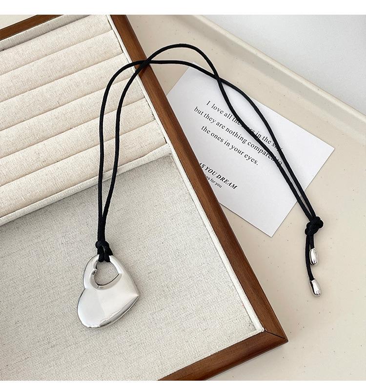 Y2K Starfish Flower Necklace: Cool, Sweet Style for Women’s Fashion