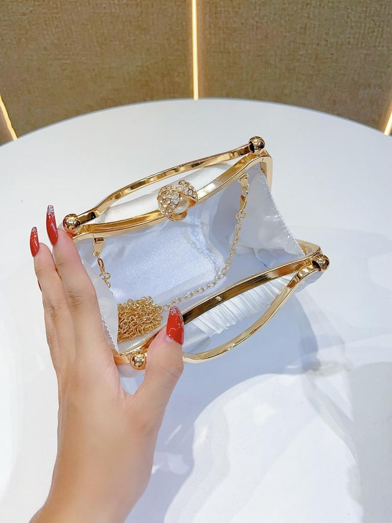 Traditional Chinese Style Bridal Handbag With Polyester Fabric And Lock Closure For Wedding And Daily Use