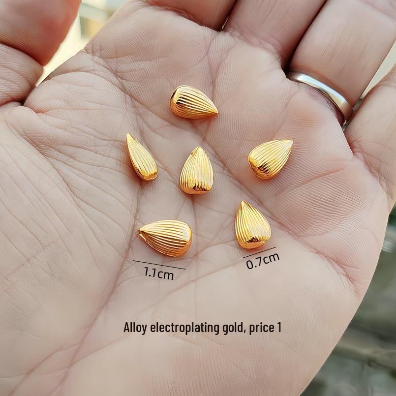 

Сплав, имитация золотого слитка и журавль: Декоративные украшения в виде золотого слитка, счет, горшка с сокровищами, банки для риса и фоторамки.