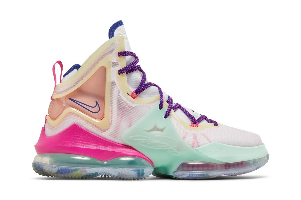Nike LeBron 19 EP Valentines Day DH8460-900