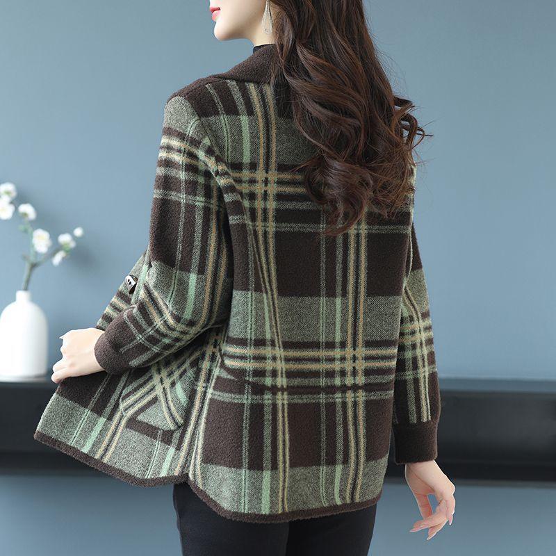 Mother's Spring/Fall Plaid Square-Neck Cardigan: 2025 New Wool Coat for Middle-Aged and Elderly Women