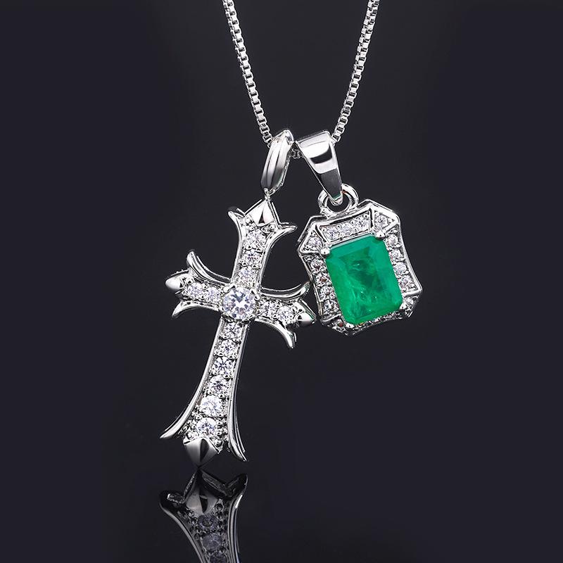 Design Sense Diamond Emerald Cross Necklace Pendant Sweet Cool Hip Hop Band Diamond Gem Spice Collarbone Chain