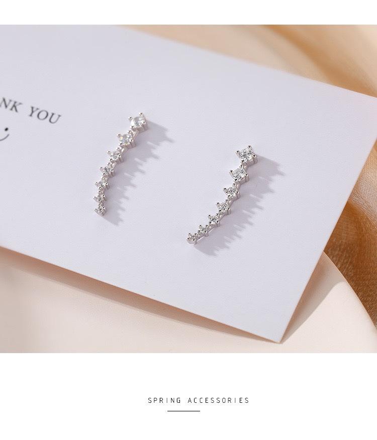 Elegant Women s Zirconia Ear Cuff: Stylish, Versatile, and Creative Ear Studs for a Sophisticated Look