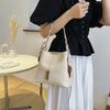 New Casual Women's Bag Fashion Retro Personality Messenger Bag Silk Scarf Portable Bucket Women
