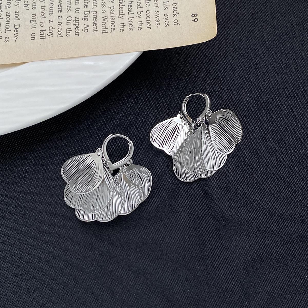 

Модные серьги-подвески для женщин серебряный