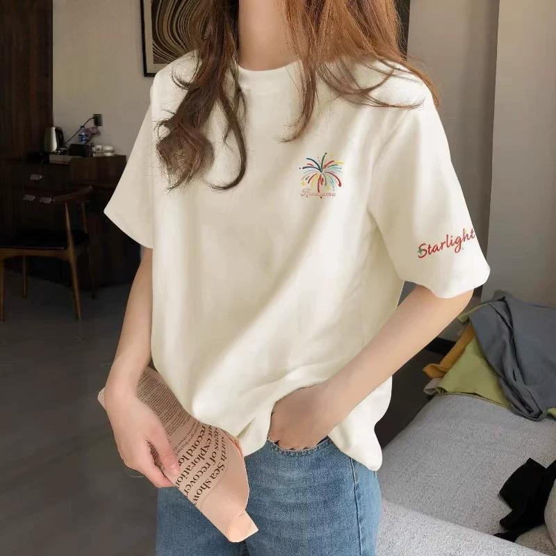 Women's Round Neck Short Sleeve Printed Loose Fit Korean Casual T Shirt Basic Top with Heart Graphic for Spring Daily Wear