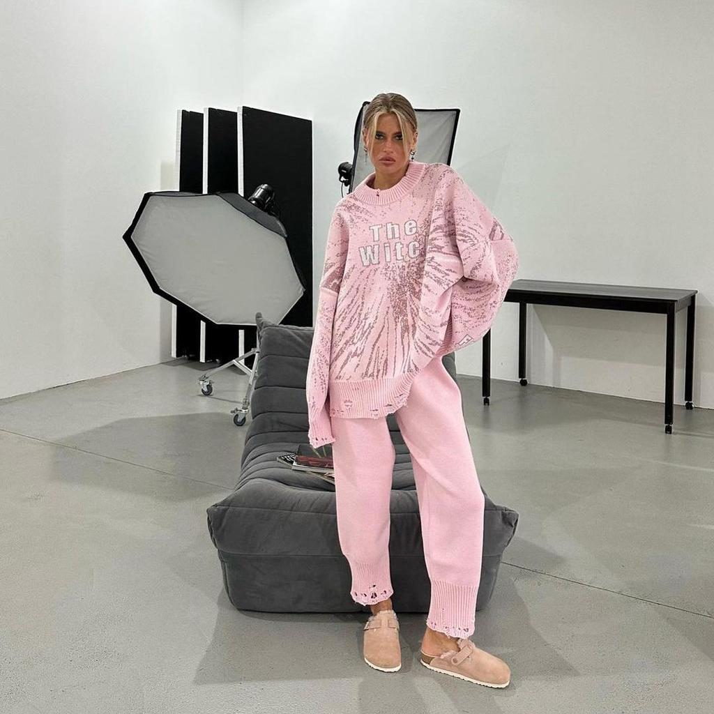 Autumn/Winter Contrast Knit Suit: Letter Print Sweater & Ripped Nine-Point Pants