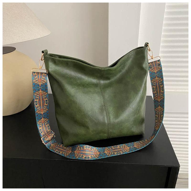 Large-capacity Bag Women's Autumn and Winter New Retro Broadband Shoulder Messenger Bag Premium Texture Commuter Bucket Bag