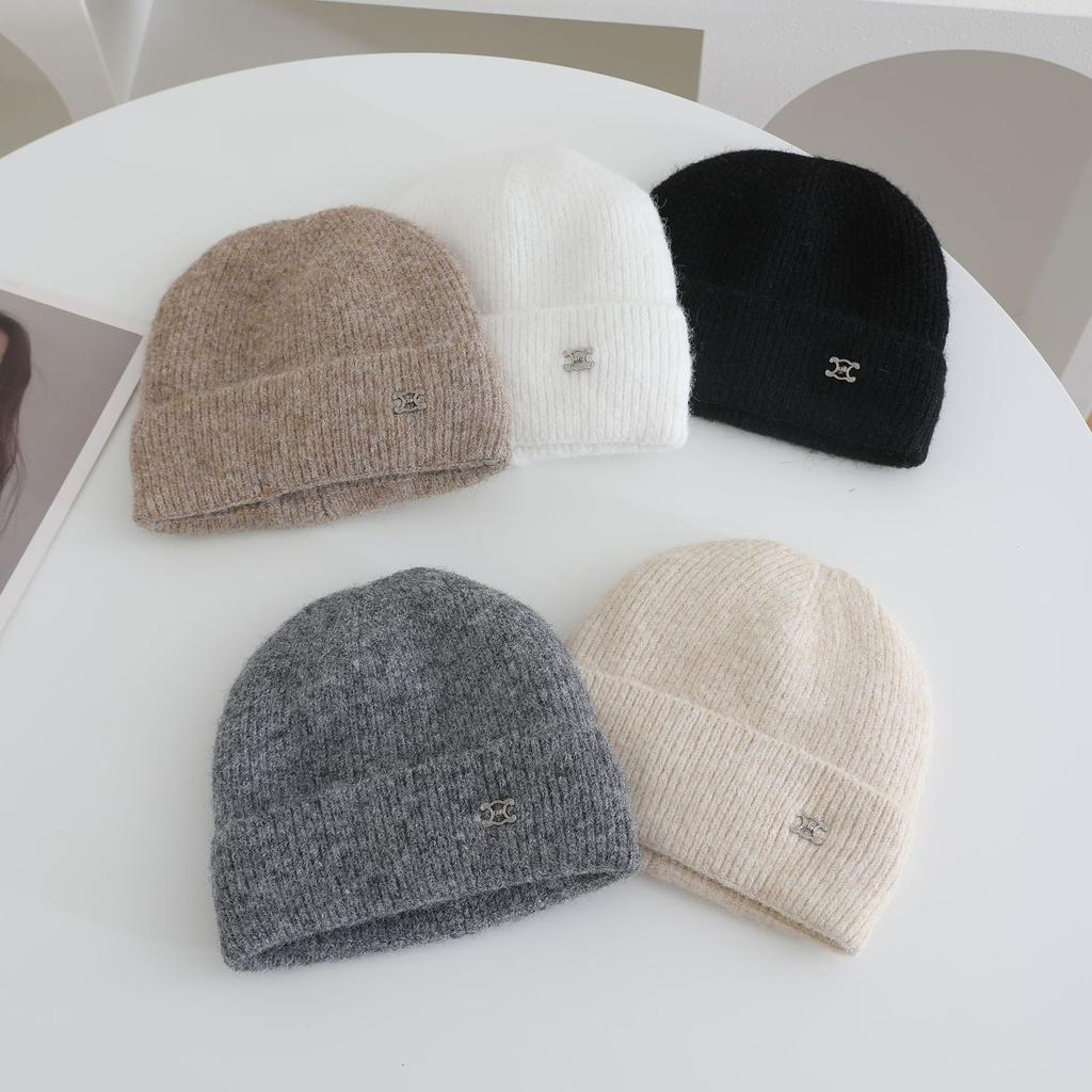 Metal Label Knitted Hats for Women's Autumn and Winter New Products Warm and Thickened Cold Hats Face Enhancing Small Ear Protecting Hats