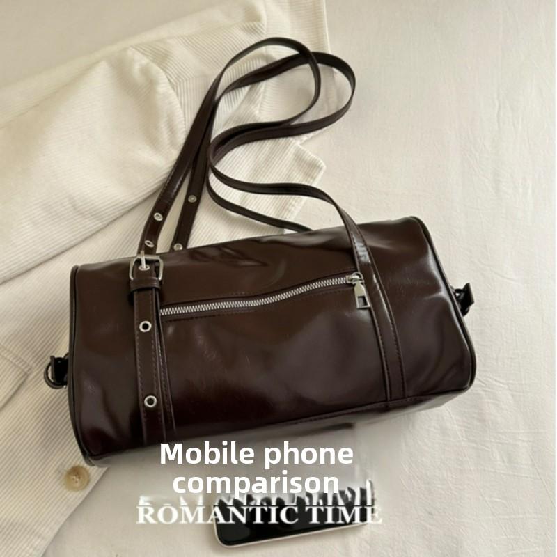 Comfortable and Versatile Texture Shoulder Bag Women Vintage Simple Commuter Pillow Bag with Studded Strap Casual Handle Bag