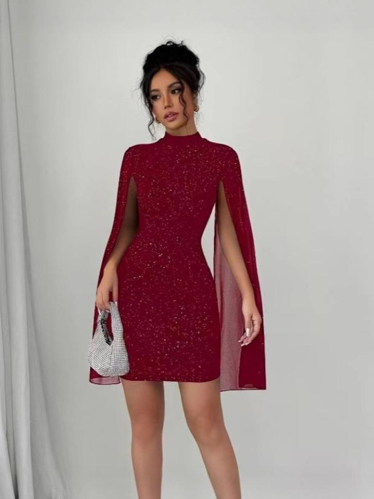 Abito aderente da donna con scollo rotondo, a rete con buchi a righe e perle, a mantella