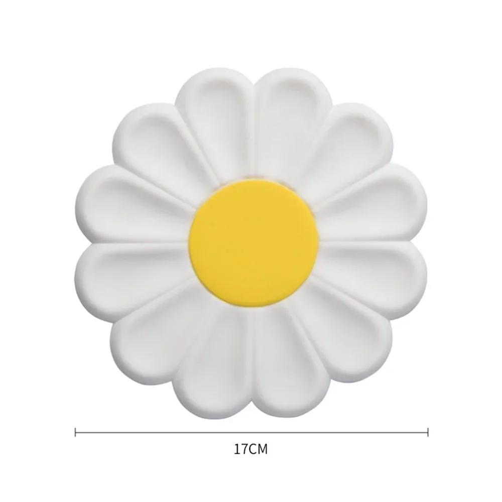 1 Pcs Daisy Shape Silicone Coaster Kitchen Table Heat Resistant Anti-scalding Mat Cup Tableware Placemat Table Decoration