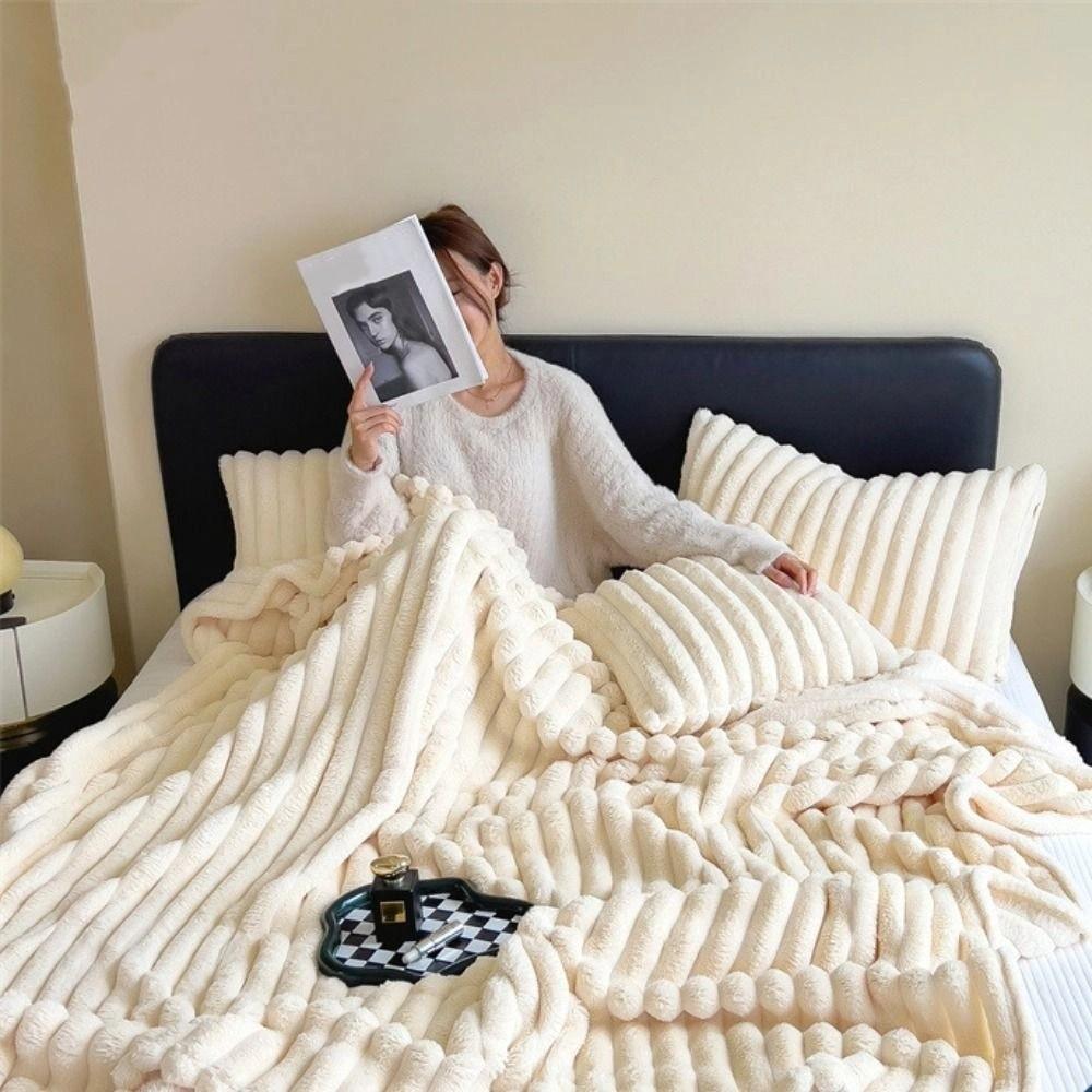 Bed Suppiles Solid Color Flannel Blanket Thickened Warm Plush Blanket Comfortable Soft Office Nap Blanket Home