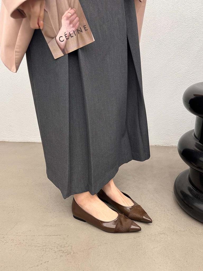 fashion Pointed Toe Women Loafers Autumn Spring Dress Shoes 2024 New Arrivals Casual Black Brown White Flock Fashion Slip On Office Shoe