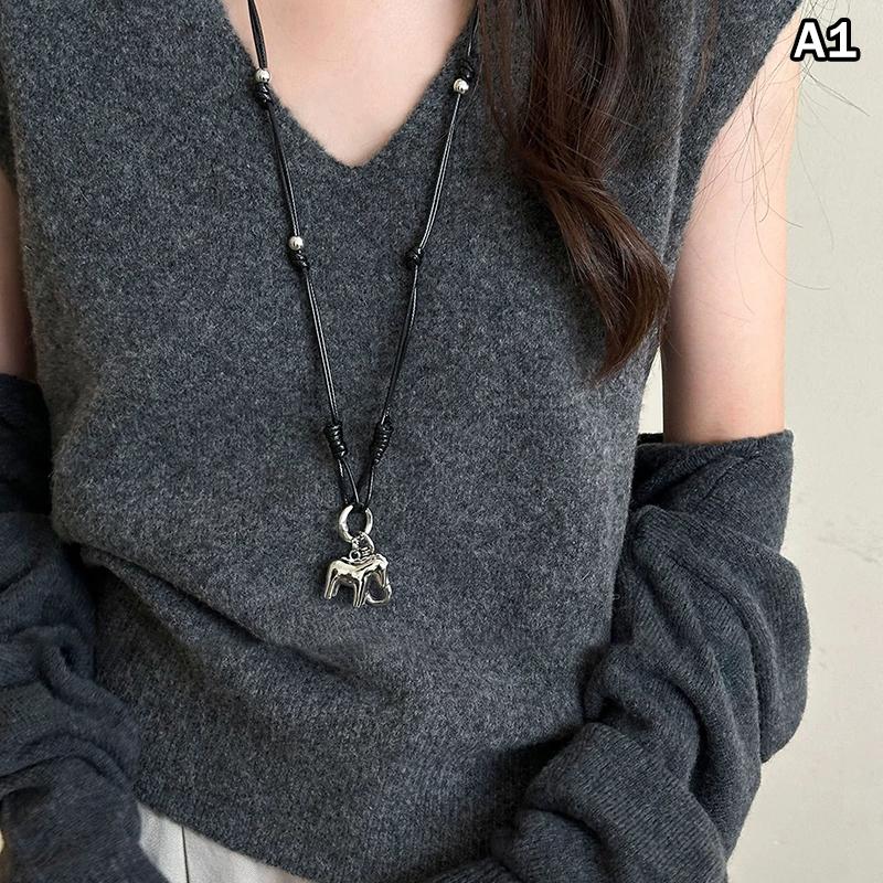 Cartoon-Pferde-Anhänger-Halsketten Für Frauen Damen Pullover-Ketten Verstellbare Lange Seilkette Tägliche Passende Accessoires