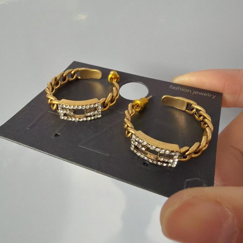 Серьги в стиле ретро, Серебряные гвоздики, Серьги из Дондэмуна, Серьги с бриллиантами, Серьги с дизайном, подчеркивающим высокий темперамент.