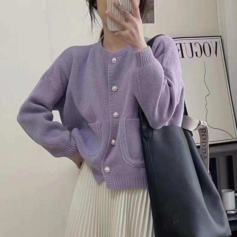 

Sweet wind pearl buckle top gentle and simple autumn and winter knitted cardigan jacket women s senior sense of thinness 47-112 (average size) фіолетовий