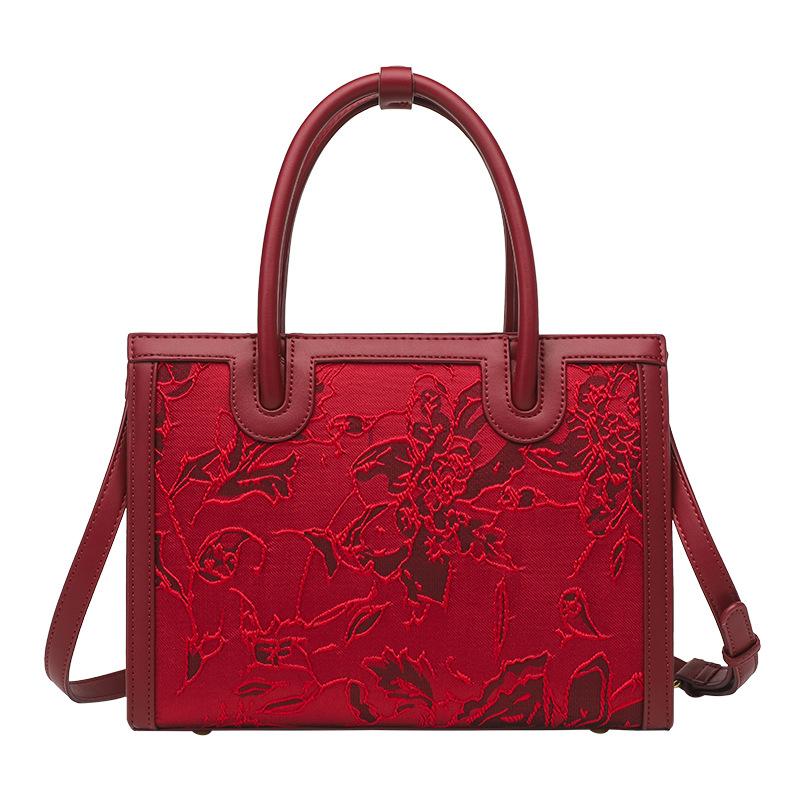 Red bridal bag 2024 new model large-capacity embroidered vintage handbag wedding elegant lace crossbody bag