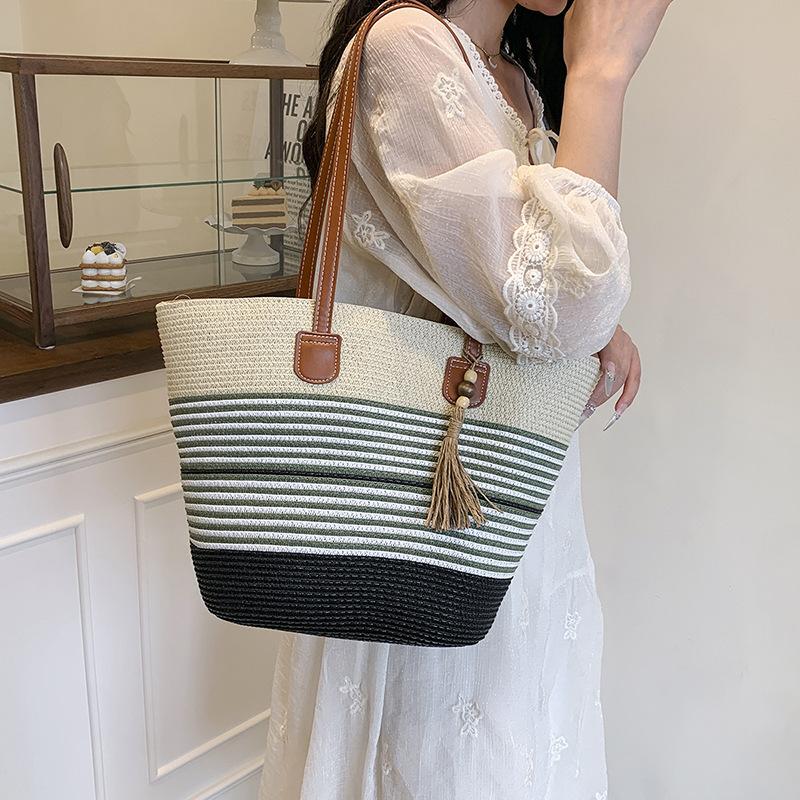 Portable Straw Bag Women's Large-capacity Woven Shoulder Tote Bag Seaside Vacation Woven Bag