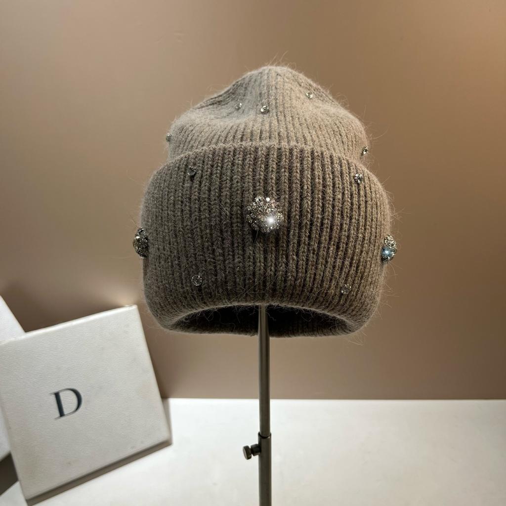 Winter Light Luxury Niche Rhinestone Heavy Industry Knitted Hat Celebrity Outdoor Warm Rabbit Hair Pullover Hat