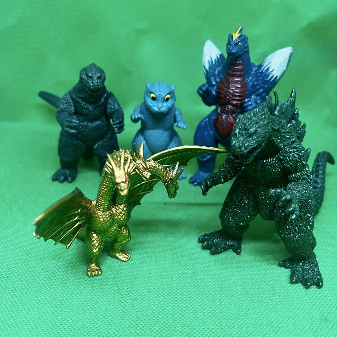 

[USED] Godzilla Figure Set (King Ghidorah)