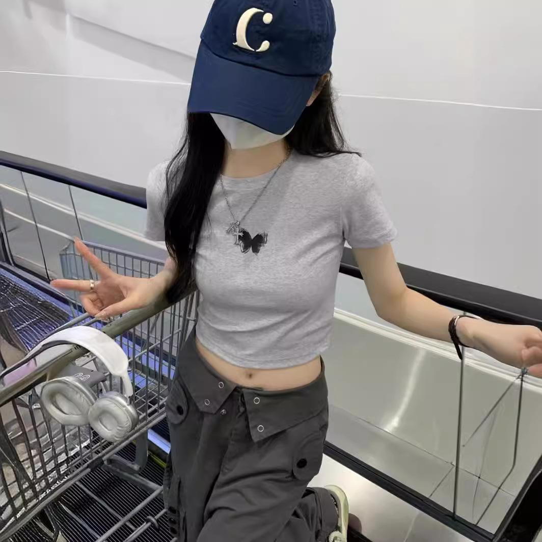 

Футболка с короткими рукавами и принтом бабочек для женщин, летняя, облегающая, с коротким студенческим топом, открытым пупком 2XL серый