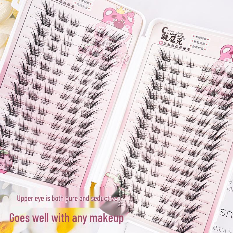 Fox-Style Natural Thick False Eyelashes with Black Stem In a Large-Capacity Book for a Mother-Inspired Look