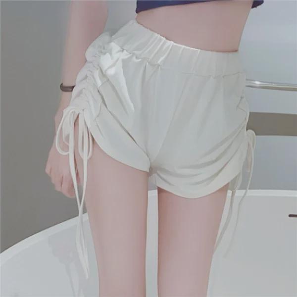 

2025 Женские спортивные шорты с высокой посадкой из смесового хлопка: Повседневные летние брюки с широкими штанинами на кулиске L белый