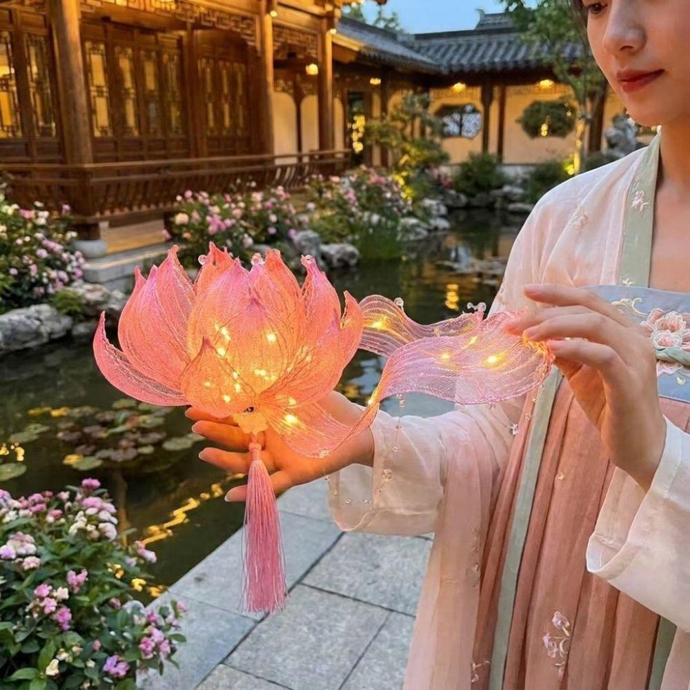Handmade Glowing Floating Lotus Light Ancient Style Mid-Autumn Festival Lantern Photography Props