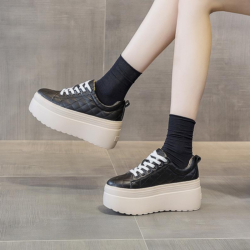 

Little white shoes for women in the spring of 2025, the new lace-up Xiaoxiangfeng muffin shoes have a thick sole height of 8 cm, which is fashionab 39 чёрный