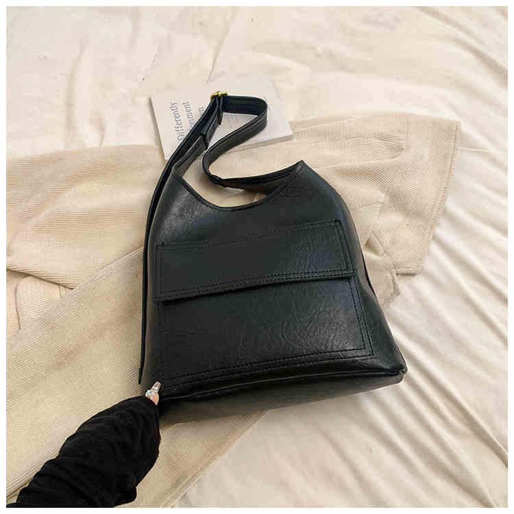 

Fashi Women s One Shoulder Bag Large Capacity Soft Leather Pocket Handbags Korean Temperament Commute Crossbody Bags (30cm<Max Length<50cm) чорний