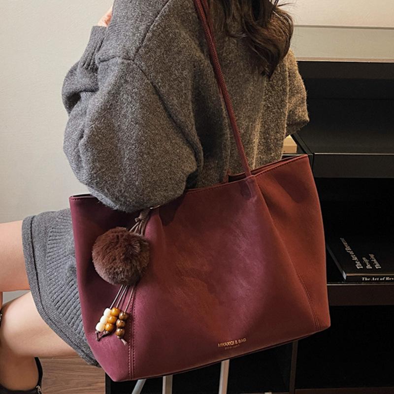 Winter new retro personalized shoulder large bag casual soft women's bag simple texture large capacity commuter bag