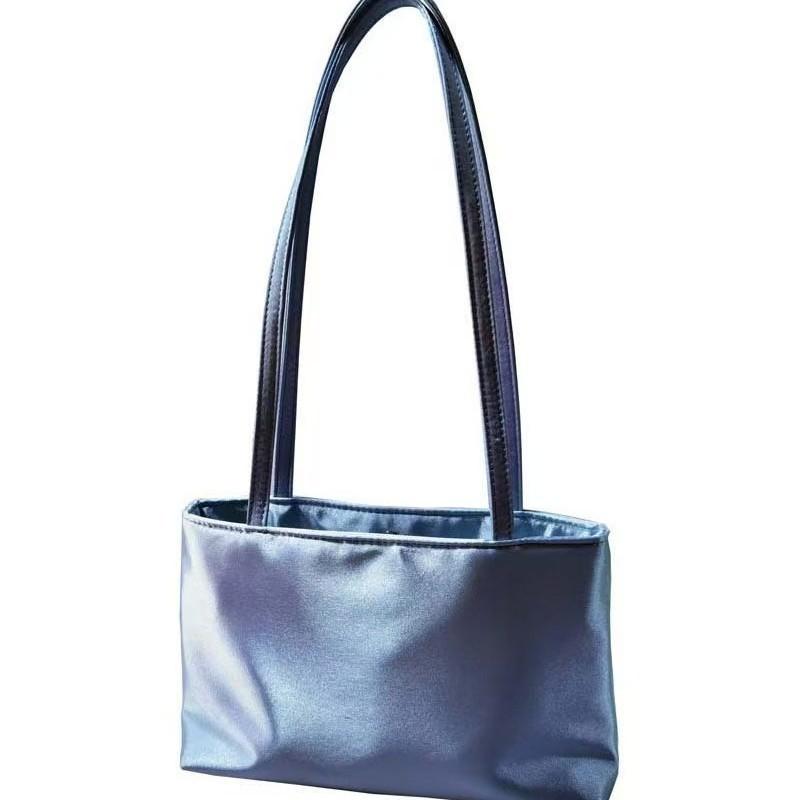 Nylon Tote Bag With Magnetic Closure And Interior Pouches For Daily Use