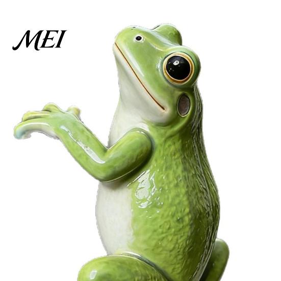 Pastoral Style Patio Ornament Planter Climber Frog Statue, Realistic Resin Animal Ornament, Waterproof Weather Resistant Garden Art Figurine