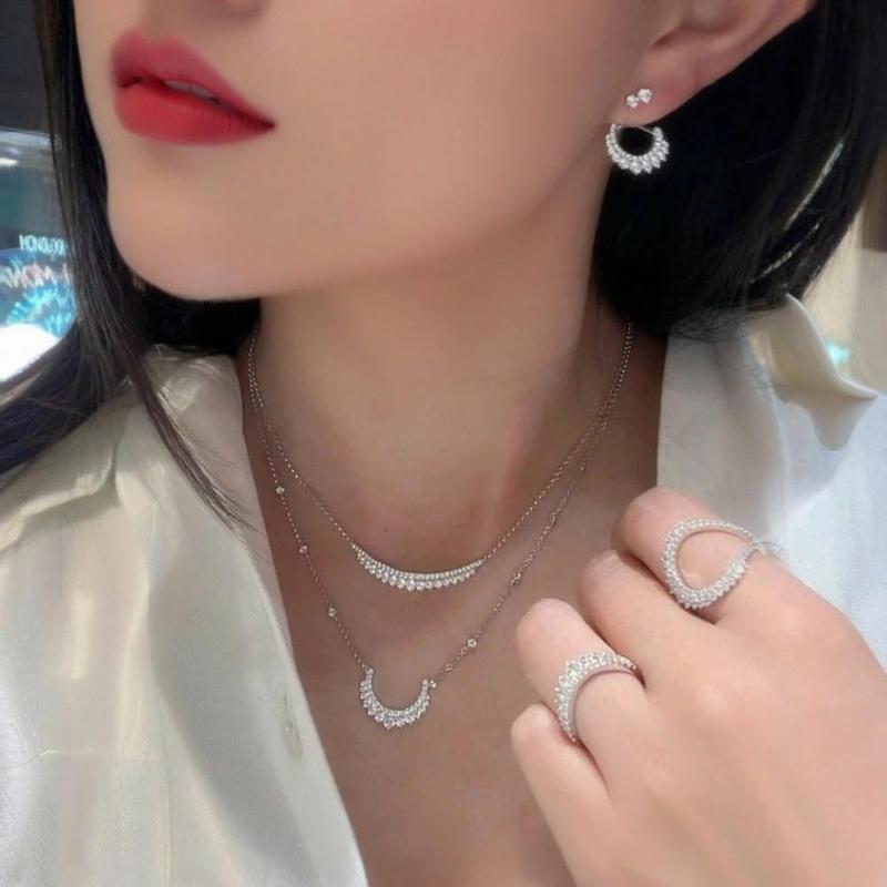 APM Monaco necklace [Romantic Confession] Moon inlaid crystal diamond shines in fashionable adjustable gift box for friends 925 silver AC7252OX