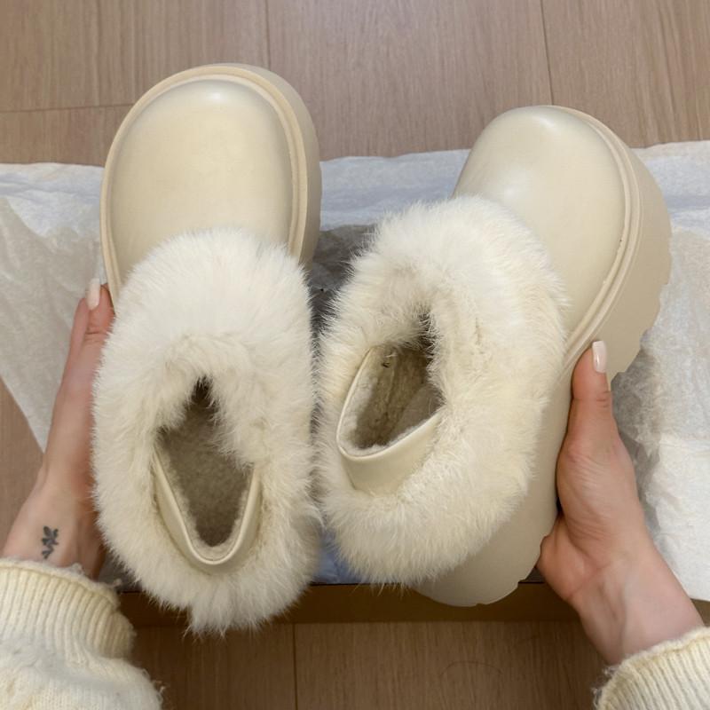 Thick-soled heightening, velvet and warm leather Birkenstocks, two wear fluffy cotton shoes, and winter snow boots.