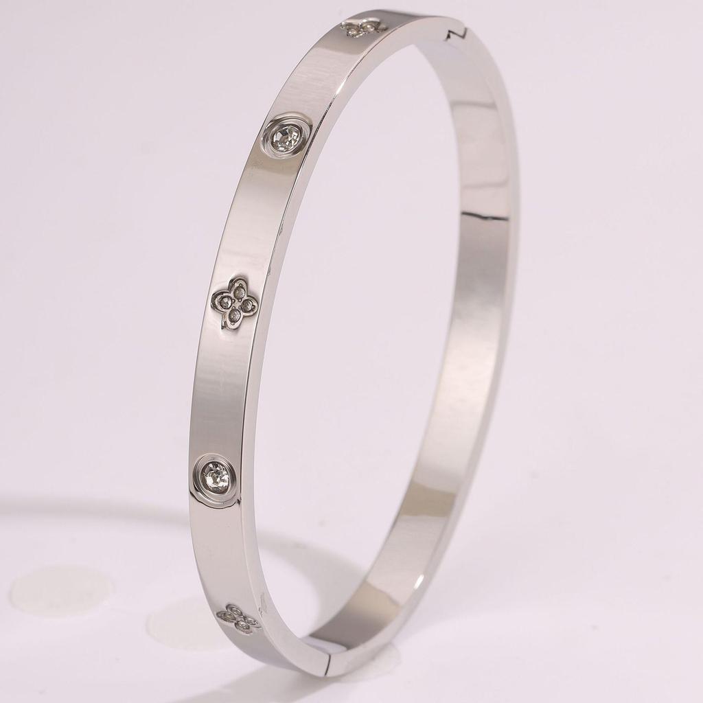 Starry Sky Full Diamond Titanium Steel Bracelet – Versatile, No-Fade Silver Women's Fashion Accessory